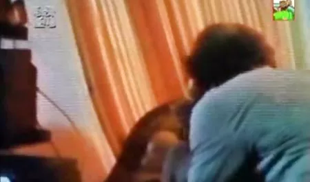 Berikan pink dapat merangkak film dewasa bokep barat mengungkapkan pantatnya. Memasturbasi