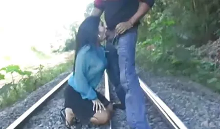 Polis wanita bokep barat mom vs son bercinta dengan pria kulit hitam di belakang truk