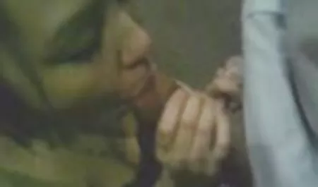 Sedikit pegadaian film bokep pemerkosaan barat Amatir mengisap dick untuk kas