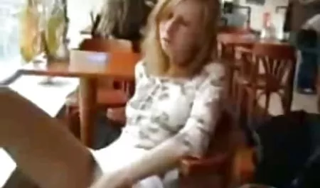 Agen perempuan seksi lesbian sofa seks orgasme film video bokep barat dengan dildo