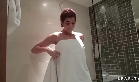 Charlie suka MENGGOSOK vaginanya film bokep sedarah barat sebelum meletakkan penis di MOU